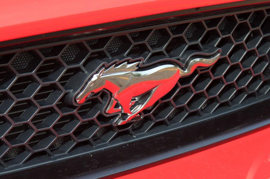  Ford Mustang GT Convertible 2013 года  (фото 2 из 65)